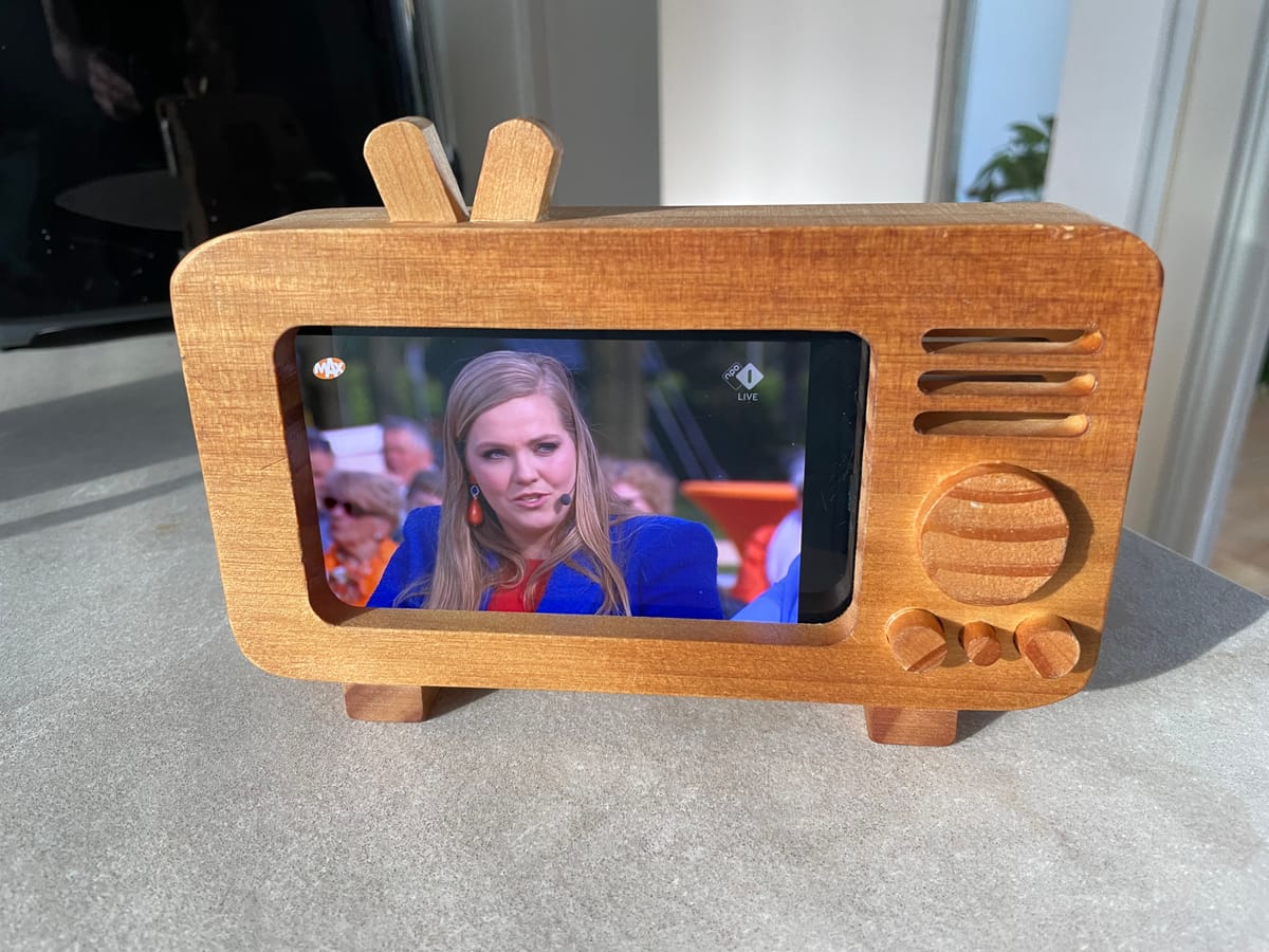 robhoeij's tweet card. Compute once meant calculation. Now it shapes work, art, and power. An invisible current running through the modern world’s every action.