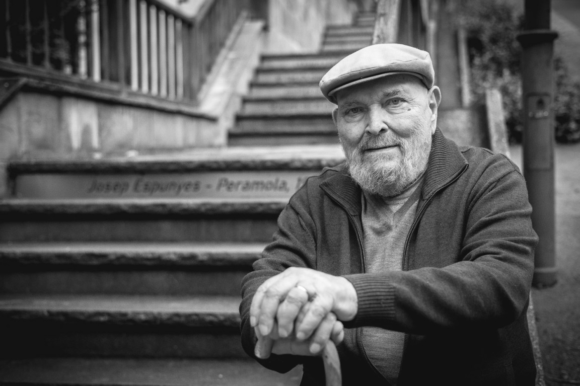 jbadia16's tweet card. A través dels seus llibres i els seus versos, el Josep Espunyes ha treballat incansablement per salvaguardar els mots, per mantenir viu el català. Passegem amb ell pel seu poble, Peramola, per parlar...