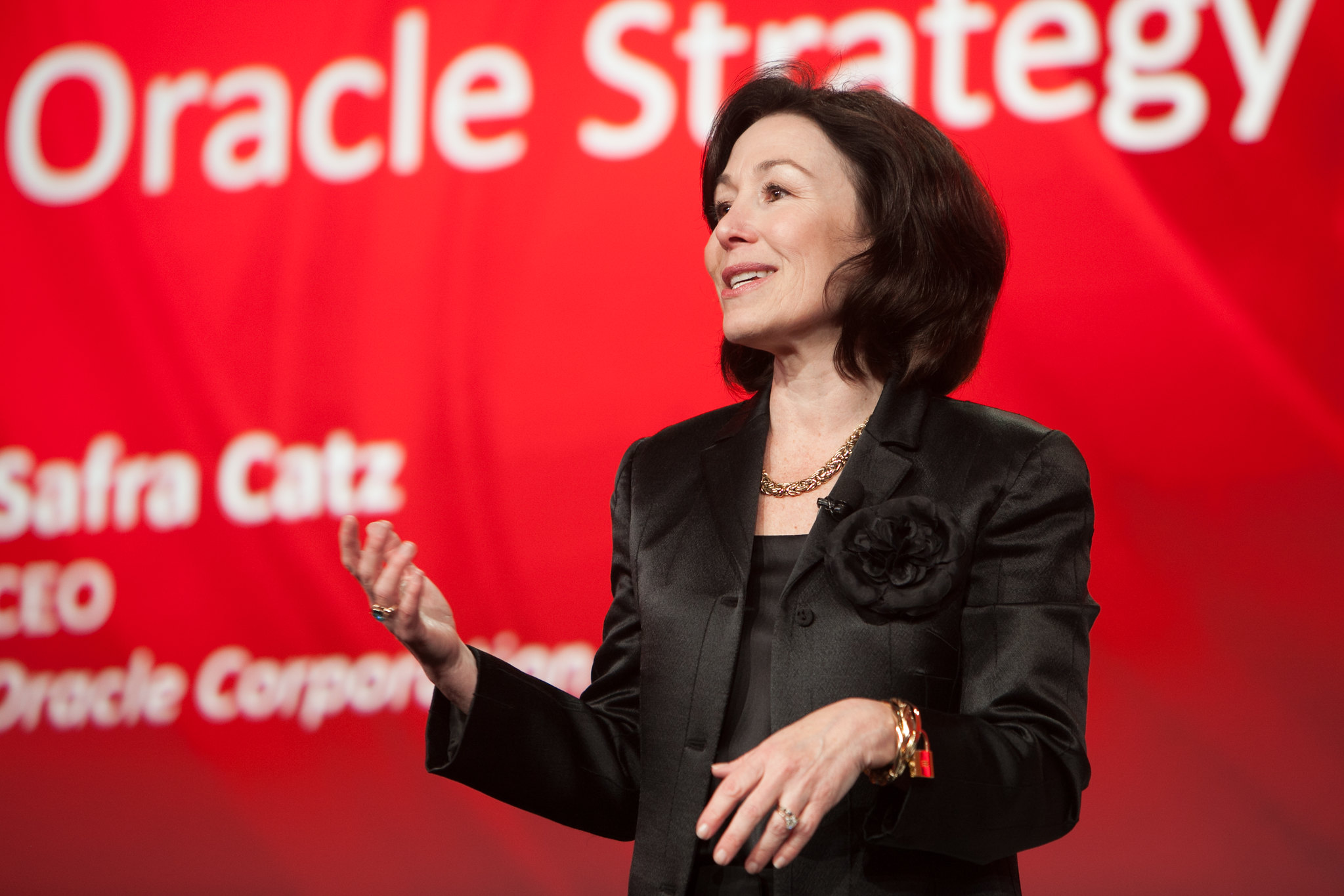 rebeccawetteman's tweet card. Oracle's stock makes biggest single-day gain in 26 years on huge cloud revenue projections - SiliconANGLE