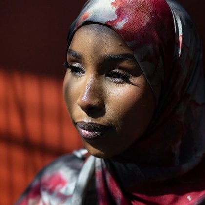 Tweet card summary image