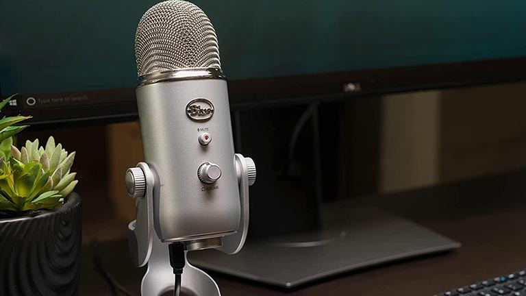 TechWiredUp's tweet card. So, what's the best microphone for Zoom meetings? We recommend the Blue Yeti USB microphone. The Blue Yeti is a very high quality microphone.