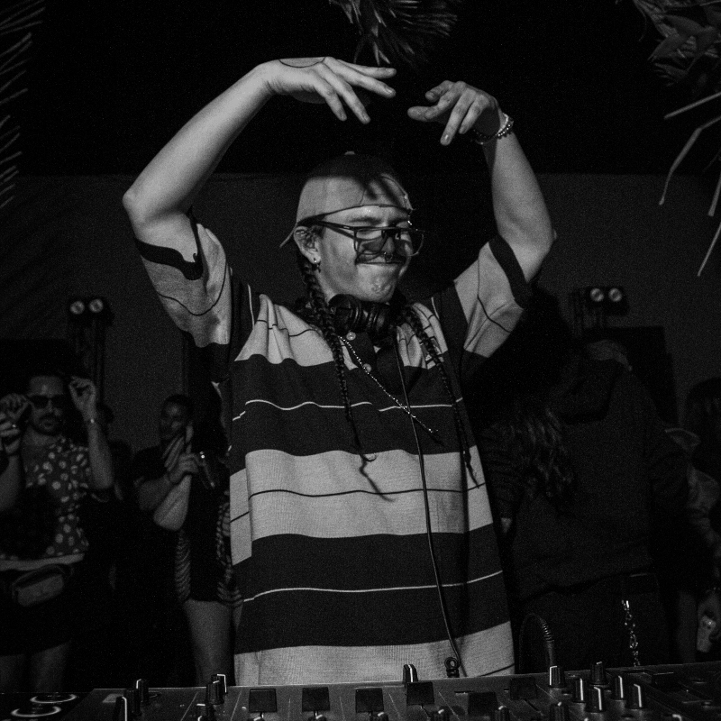 basho_mx's tweet card. @basho_mx | Check out my links to (suasteguiadaniel@gmail.com). Watch my YouTube video. Bio __Basho__ es unx DJ y productor radicado en la Ciudad de M xico que forma parte de la agencia __Tumulto__...