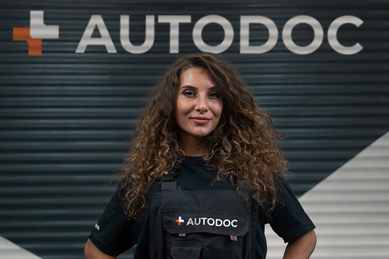 J2R_Auto's tweet card. Autodoc poursuit sa trajectoire ascendante en 2025, porté par la percée fulgurante de son offre B2B, dont les ventes ont plus que doublé.