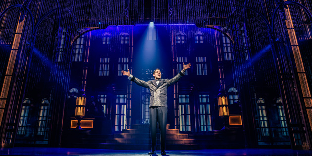 broadwaycom's tweet card. Jeremy Jordan returns as Jay Gatsby in Broadway’s The Great Gatsby on November 10 at the Broadway Theatre.