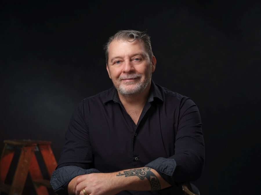 singularityblog's tweet card. Donald J. Robertson explores "How to Think Like Socrates," apply ancient wisdom to critical thinking and ethical challenges in the age of AI.