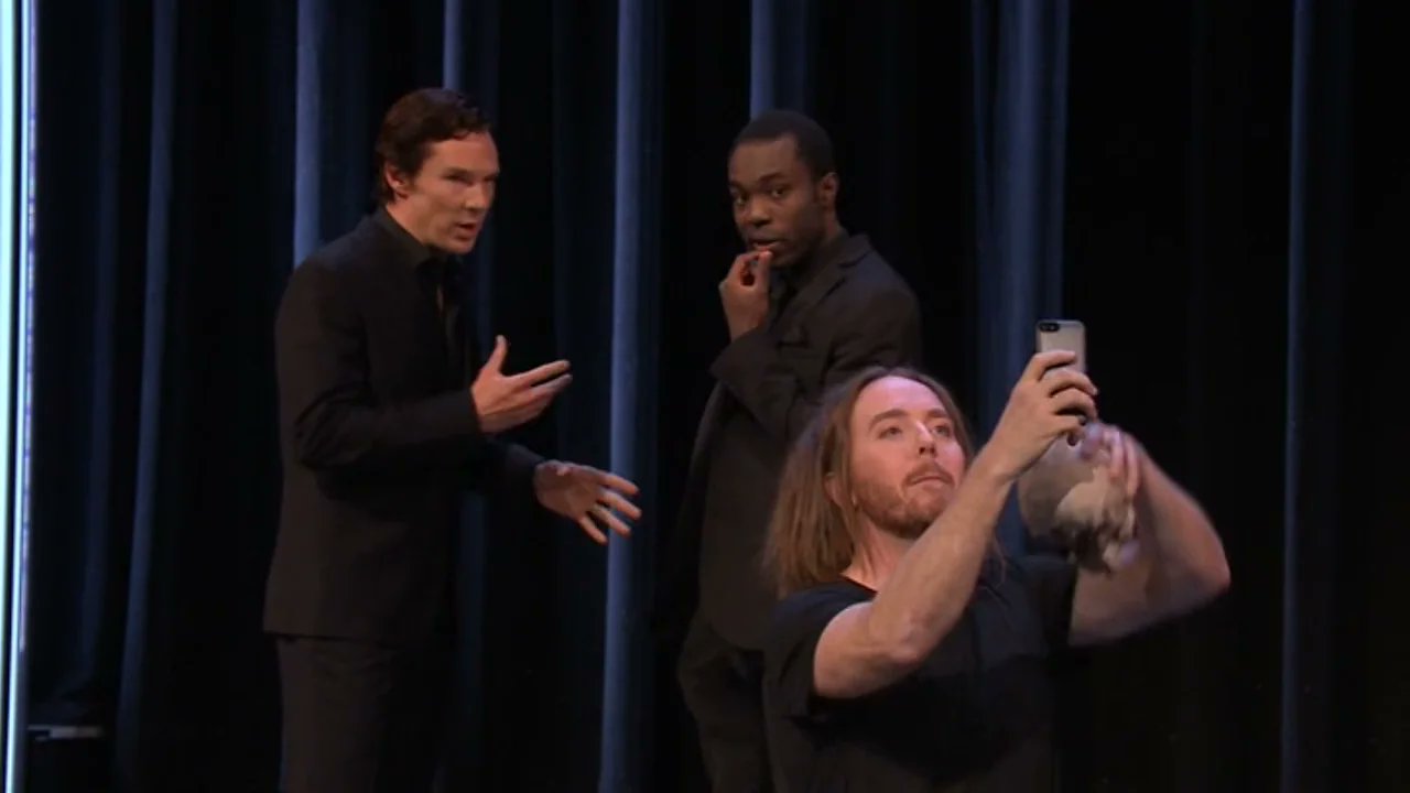 ProjectShakesp's tweet card. A gaggle of Hamlets 'To be or not to be'