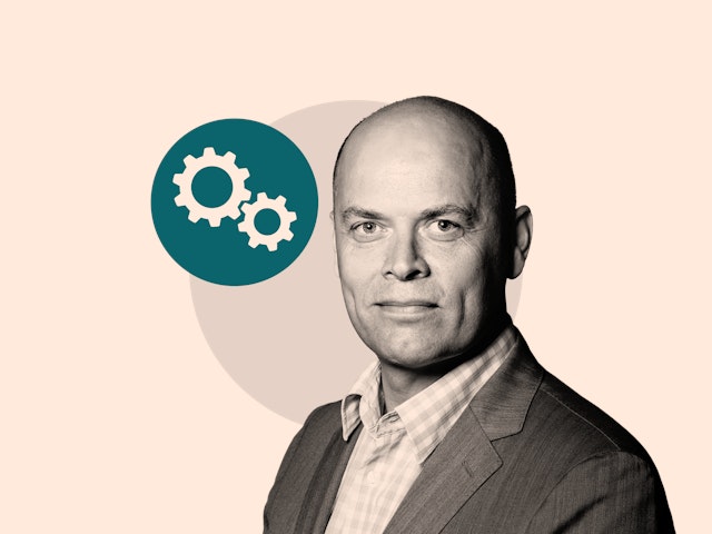 RookmakerDorien's tweet card. Huishoudens en ondernemers zijn somber over de komende twaalf maanden. Toch verwachten economen niet meer dan een afvlakking van de groei. Wie heeft er gelijk?