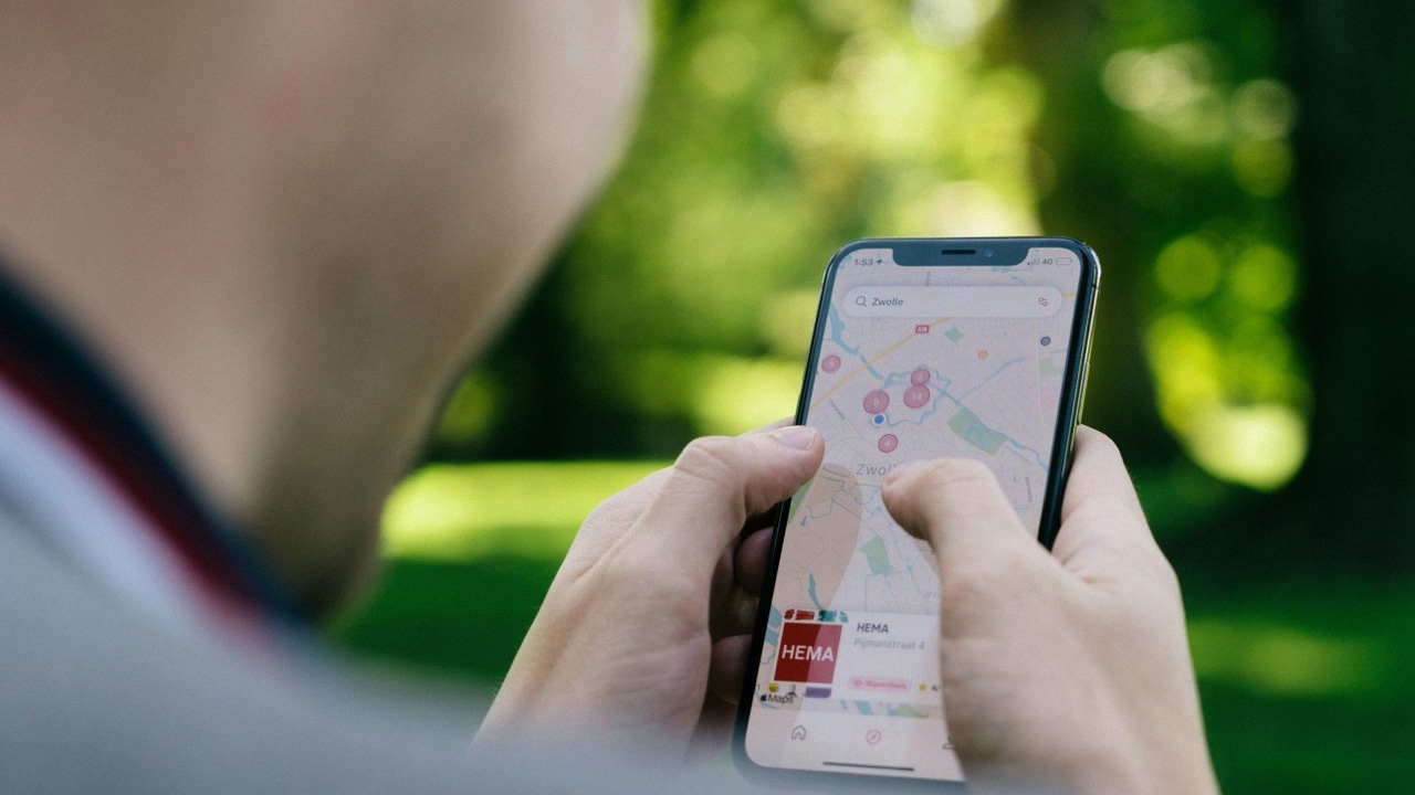 TecnoXplora's tweet card. Reduce el gasto de datos móviles cuando utilizas Google Maps con este sencillo ajuste.