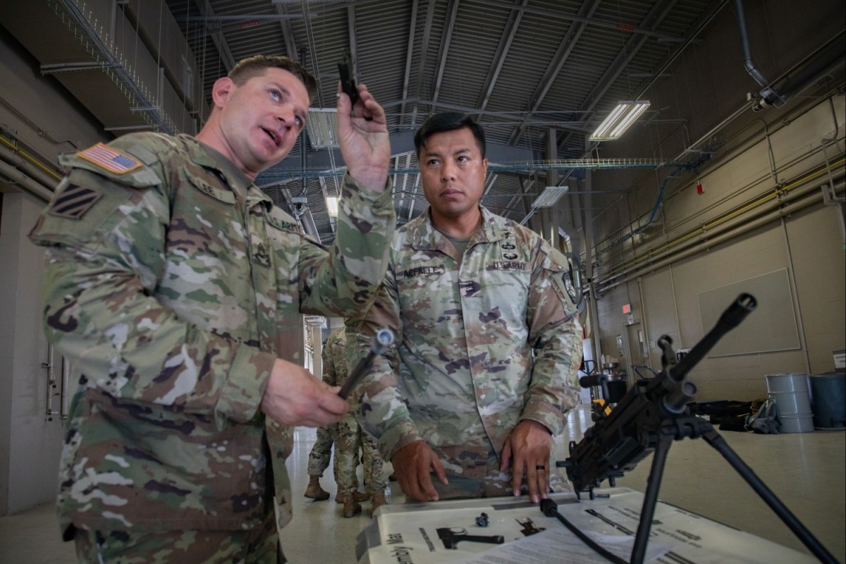 ARMYSOUTH's tweet card. U.S. Army South (USARSOUTH) G4 hosted 12 Reserve Officer Training Corps (ROTC) cadets from the University of Texas at San Antonio (UTSA) for a weapons f...