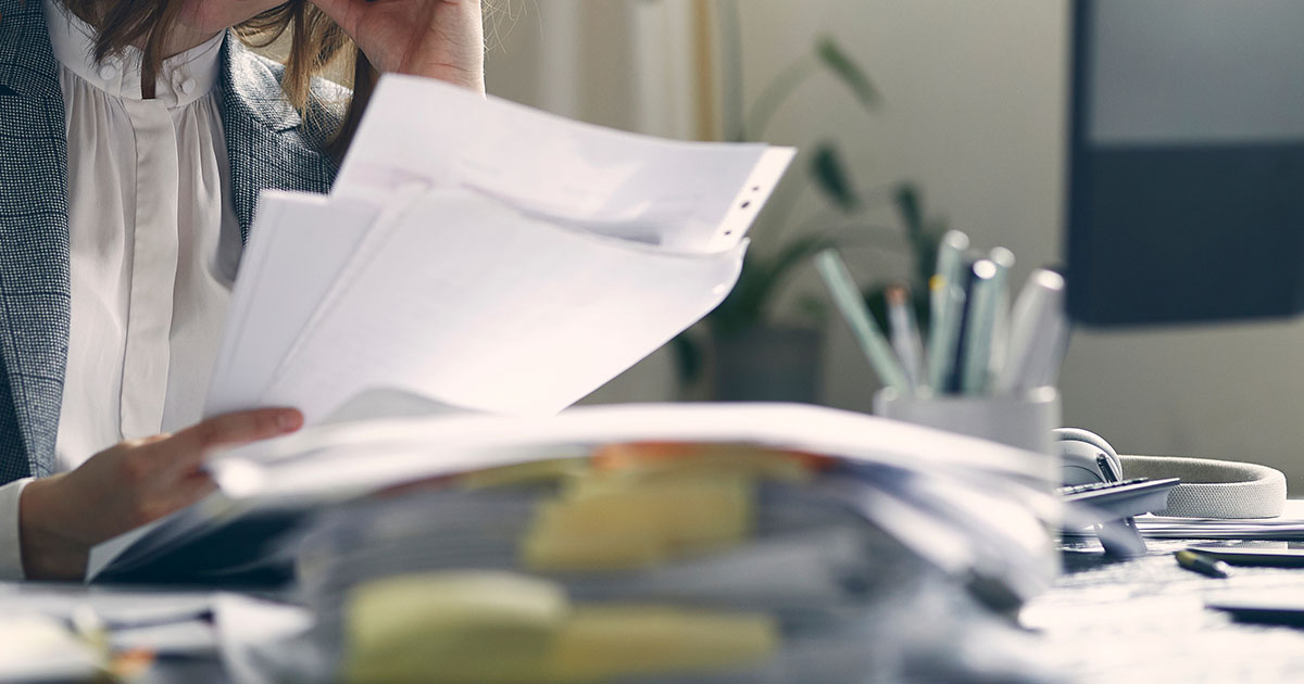 nikkeipub's tweet card. 『一歩が踏み出せなかった私へ』ジェーン・スーさん――「手を挙げない人には、やりがいのあるタスクはなかなか回ってもこない。負のスパイラルで、自信はどんどんなくなっていく」