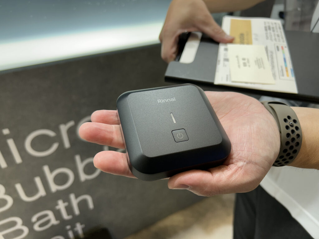 Maintainablejp's tweet card. 家庭のDXは、生活導線を知るプレイヤーが握る。リンナイは、給湯・キッチン・空調という生活のコア機器をIoTで接続し、見守り・ヘルスケア・防災・省エネを横断する“暮らし起点のスマートホーム”を提示した。機器が勝手に賢く動き […]