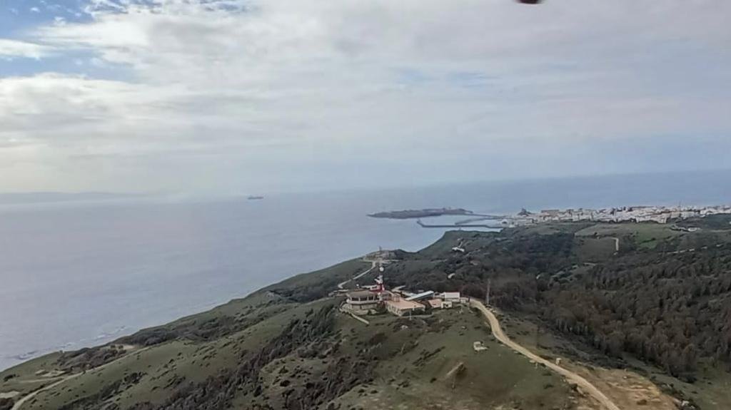 CSIFPuertosAND's tweet card. No al traslado de Tarifa Tráfico, CCS Tarifa, Salvamento Marítimo.