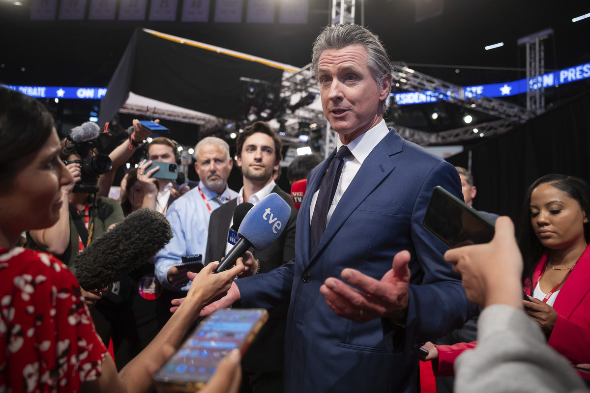 politico's tweet card. The Trump administration is arguing the new districts approved by voters last week violate the Constitution.