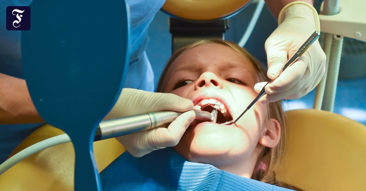 BertelsenDr's tweet card. Der CDU-Wirtschaftsrat fordert in einem Positionspapier, die Kassen sollen Zahnbehandlungen und Kieferorthopädie nicht mehr zahlen und so Milliarden sparen. Darüber hinaus hagelt es Kritik an der...