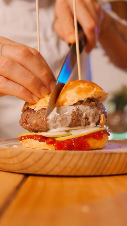 manjunja93's tweet card. Receta de HAMBURGUESA con Manzana Paso a Paso - Restaurante Gochü...