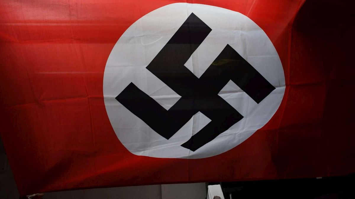 start_insight's tweet card. Un 15enne, arrestato all'alba dalla Sezione antiterrorismo della Digos della questura di Bolzano, è sospettato di appartenere a un gruppo satanista e neonazista suprematista