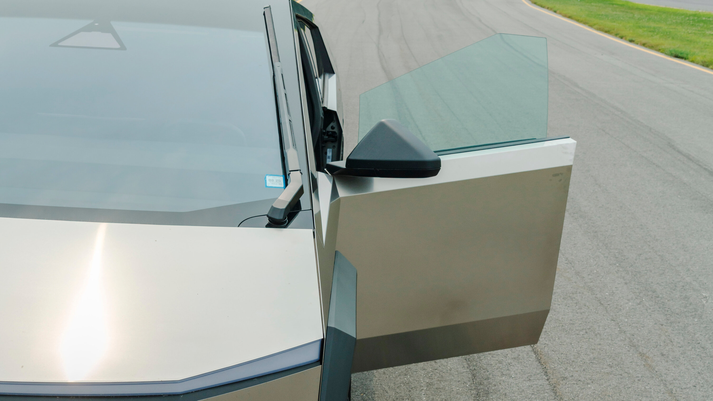 nytimes's tweet card. Two Californians were trapped in a burning Cybertruck because electronic doors made it difficult for them to get out or be rescued, lawsuits claim.