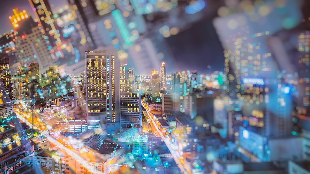 CraftyTech's tweet card. The convergence of cloud native and AI means your apps need to run anywhere, on any architecture. Learn why multi-architecture isn't just a buzzword.