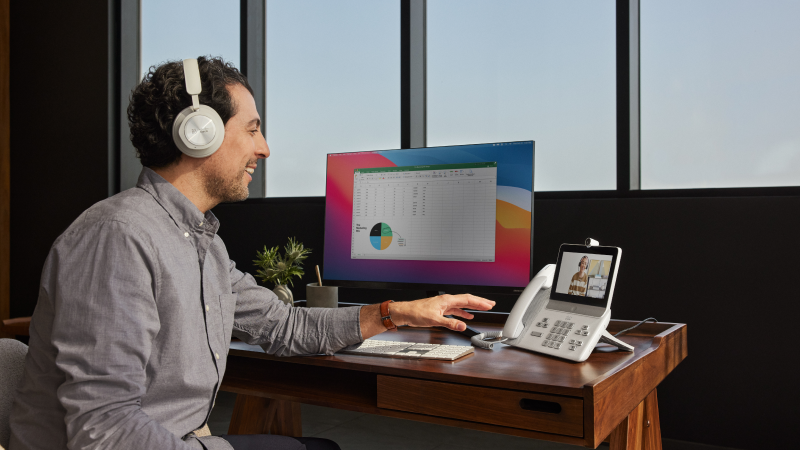 SCarterAnalyst's tweet card. Webex by Cisco unveils new Webex Calling innovations in the Webex Suite and the all new Cisco Video Phone 8875.