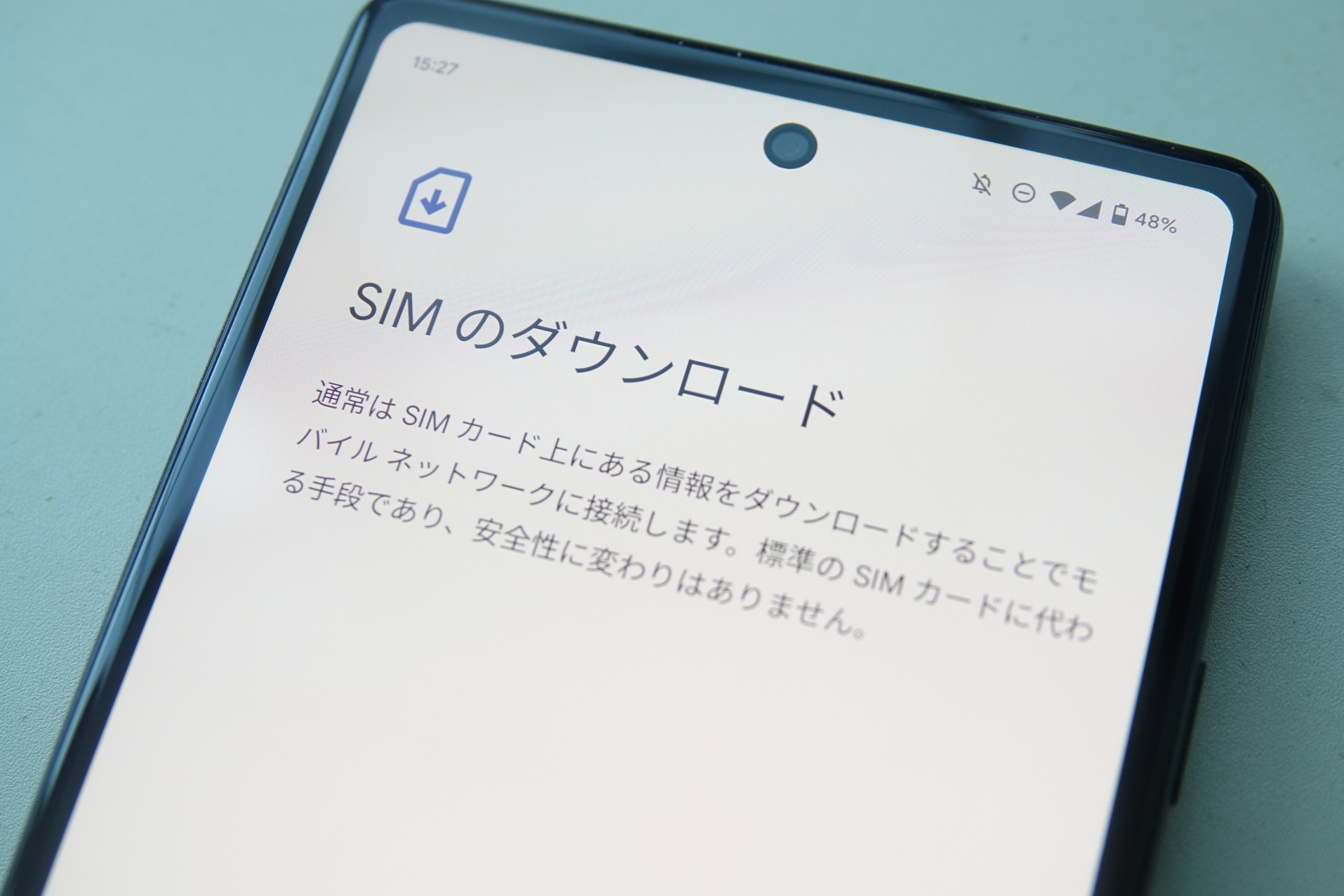 ktai_watch's tweet card. 　多くの通信事業者で導入が広まる「eSIM」サービス。今、どんな事業者がeSIMを扱っているのか？　本稿では主要なMVNO各事業者ごとの料金とサービスをまとめてお伝えする。