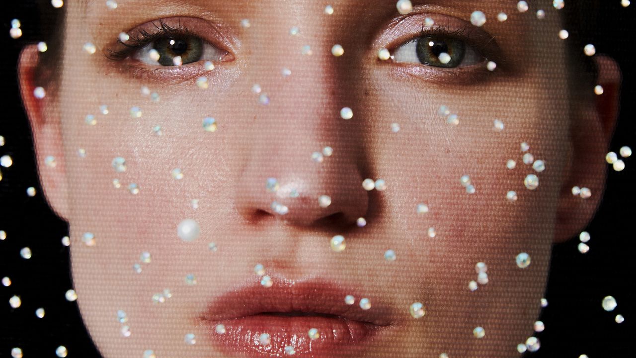 VogueRunway's tweet card. Little patch, big impact—these promise to deliver ingredients more effectively into skin via tiny, dissolvable needles. But do they actually work?