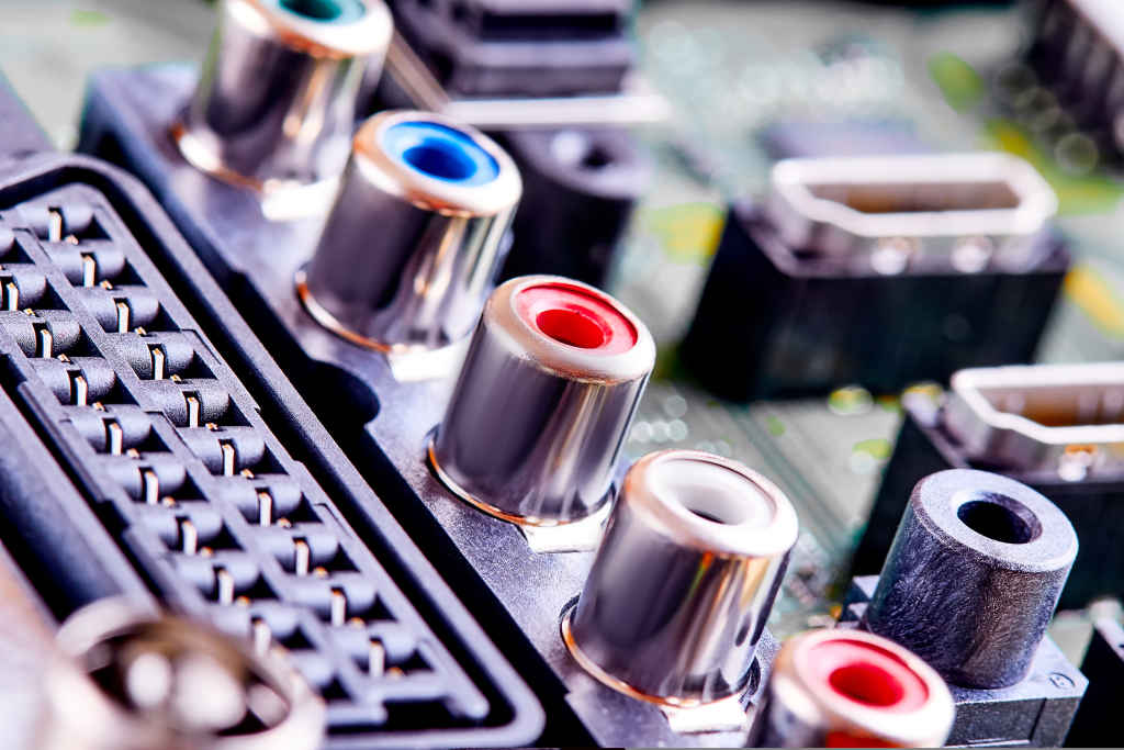 HiddenWires's tweet card. RGB Communications has announced a distribution partnership with Blustream.