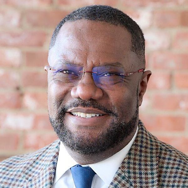 LISC_HQ's tweet card. The nonprofit Local Initiatives Support Corporation has more than 500 employees, 38 metro-area program offices, three investment affiliates and a rural development program supporting work in 2,400...