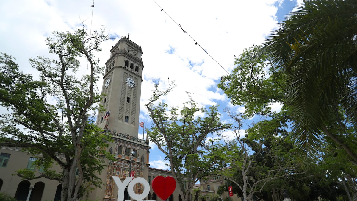 IntEconomicspr's tweet card. El economista Gustavo Vélez señala que ante los enormes retos que enfrenta la comunidad de universidades, urge articular un programa de estrategias que reposicionen el rol económico de las instituc...
