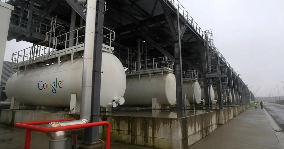 cpp_akira's tweet card. グーグルは、宇宙空間に太陽光発電で稼働するデータセンターを設置することを計画しています。地球上の電力を消費することはありません。