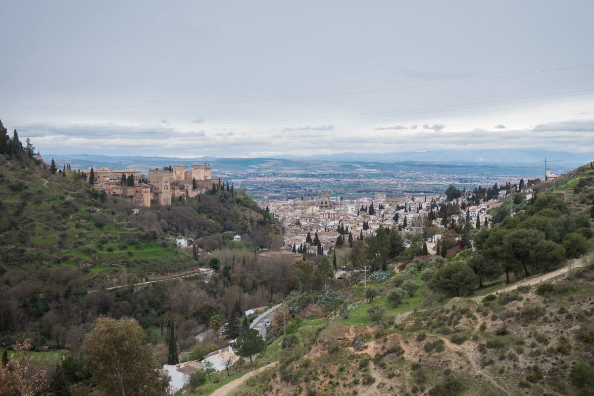 mariaO312's tweet card. Un informe advierte del «altísimo riesgo de impacto negativo» sobre la Alhambra, el Generalife y el Albaicín