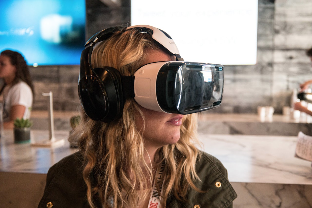 ImmersiveTechIT's tweet card. We were promised better worlds, and all we got was this lousy headset.