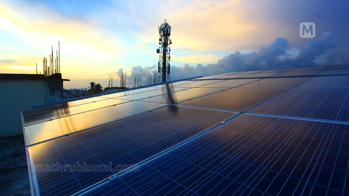mathrubhumieng's tweet card. Kerala unveils new net metering rules for rooftop solar. Learn about battery storage mandates, grid support charges, and energy banking for producers.
