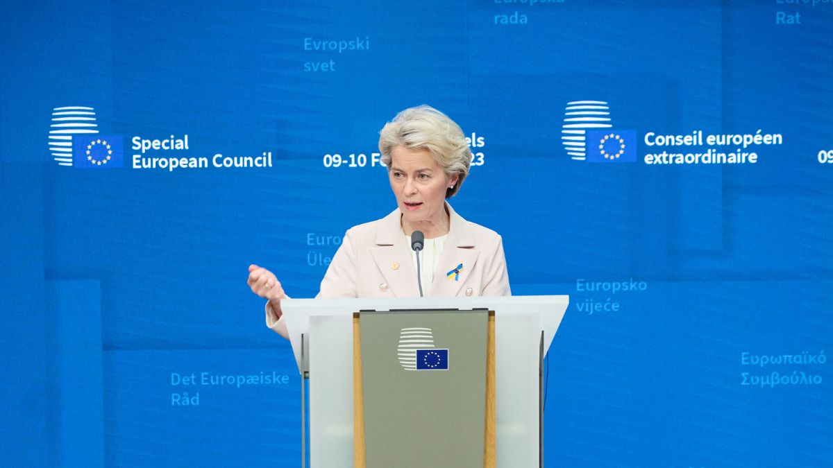 SillySigns1's tweet card. Foto: Ursula von der Leyen (© European Union, 2025 CC BY 4.0)Help mee door deze info met iedereen op je social netwerk te delen! De Europese Unie wil een eigen inlichtingendienst oprichten. Brussel...