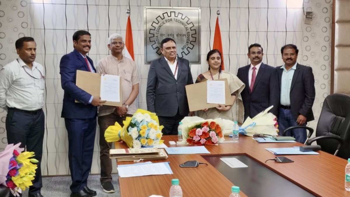 Alagarka's tweet card. AICTE and CTE launch TECHNOVATE Hubs to train students, faculty, and start-ups in AI, ML and Cybersecurity, strengthening India’s tech ecosystem.