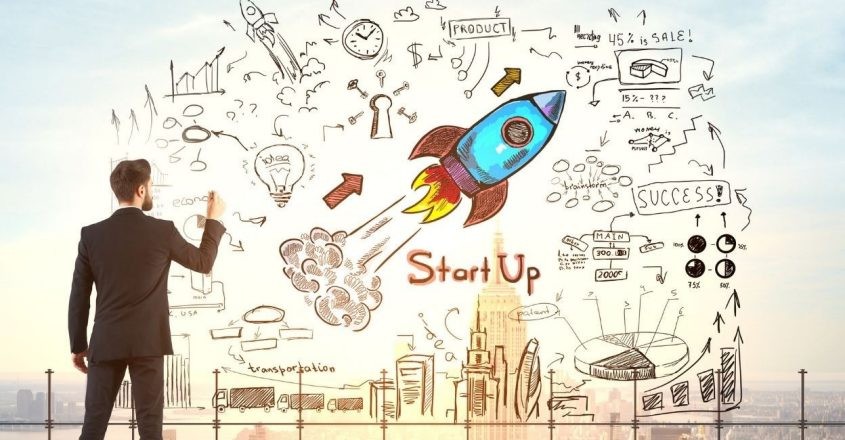 manojtechie's tweet card. Switching/Selecting careers can be daunting, but it doesn't have to be scary. You're about to make a change for yourself and your family's future, so it's important that you know what you're getting...