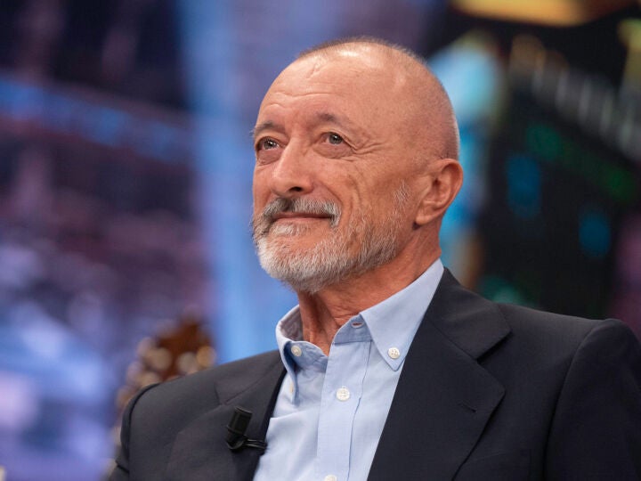 perezreverte's tweet card. Recibimos al escritor Arturo Pérez-Reverte quien nos presenta 'Misión en París', la octava entrega de la serie de las aventuras del Capitán Alatriste.