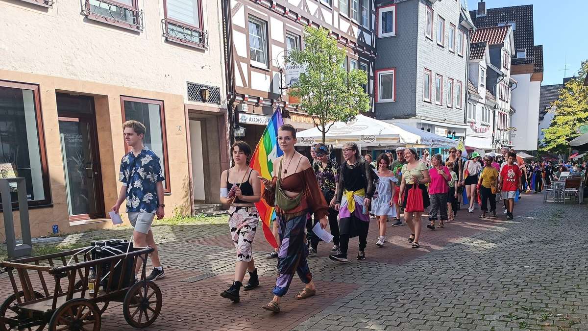 julis_hefrof's tweet card. Christopher-Street-Day in Bad Hersfeld setzt ein Zeichen gegen Homophobie