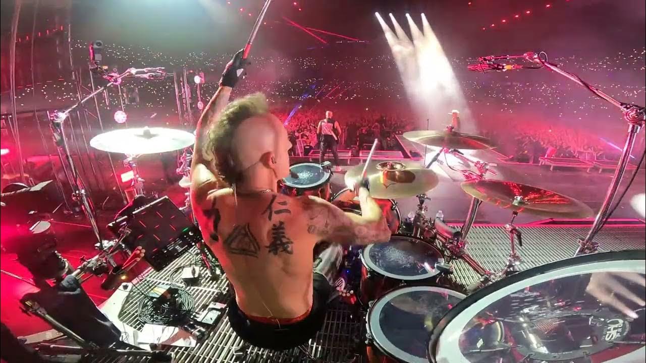 fzummo's tweet card. War live in Paris (Sum 41 - Final Euro Show)