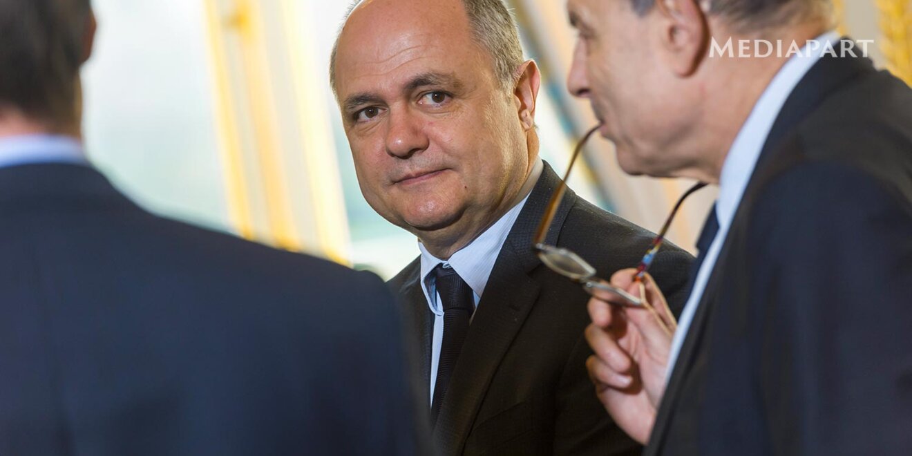 davidperrotin's tweet card. L’ancien député socialiste était jugé pour détournements de fonds publics après avoir employé ses deux filles comme assistantes parlementaires. Deux ans de prison avec sursis probatoire, 40 000 euros…