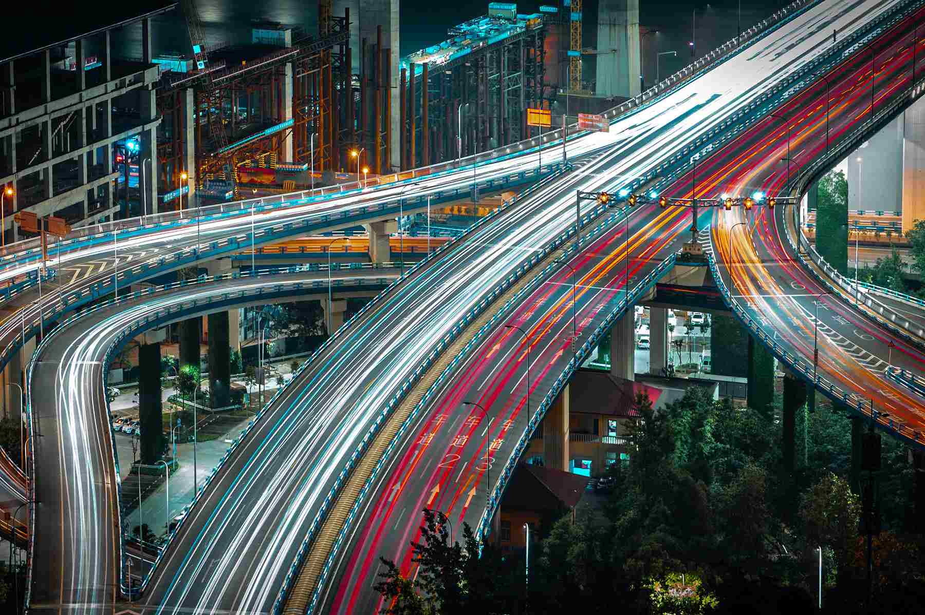 VoltronData's tweet card. Augment Data Systems, Don’t Replatform Given the speed at which business changes, centralizing data in a single analytics platform impedes flexibility. We design and build composable data systems...