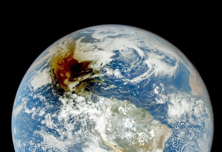 POSTAEdomex's tweet card. “El Anillo de Fuego” del pasado sábado 14 de octubre dejó una postal que fue capturada a 1.6 millones de kilómetros de la tierra por los satélites de la NASA.