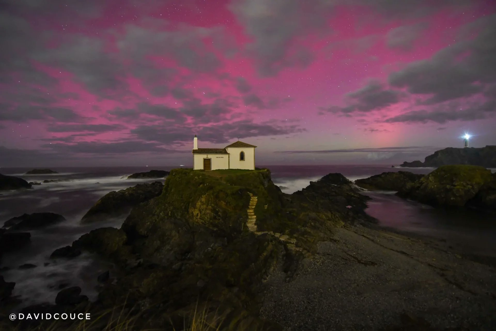 GC_GCiencia's tweet card. Unha potente tormenta xeomagnética iluminou a noite do xoves cunha cor específica dos fenómenos nos niveis máis altos da ionosfera