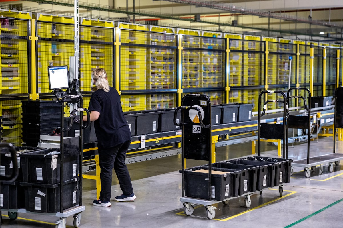 instrabajoyss's tweet card. La regulación es incipiente, pero dos leyes españolas y dos europeas ya recogen aspectos al uso de aplicaciones e inteligencia artificial por parte de las empresas