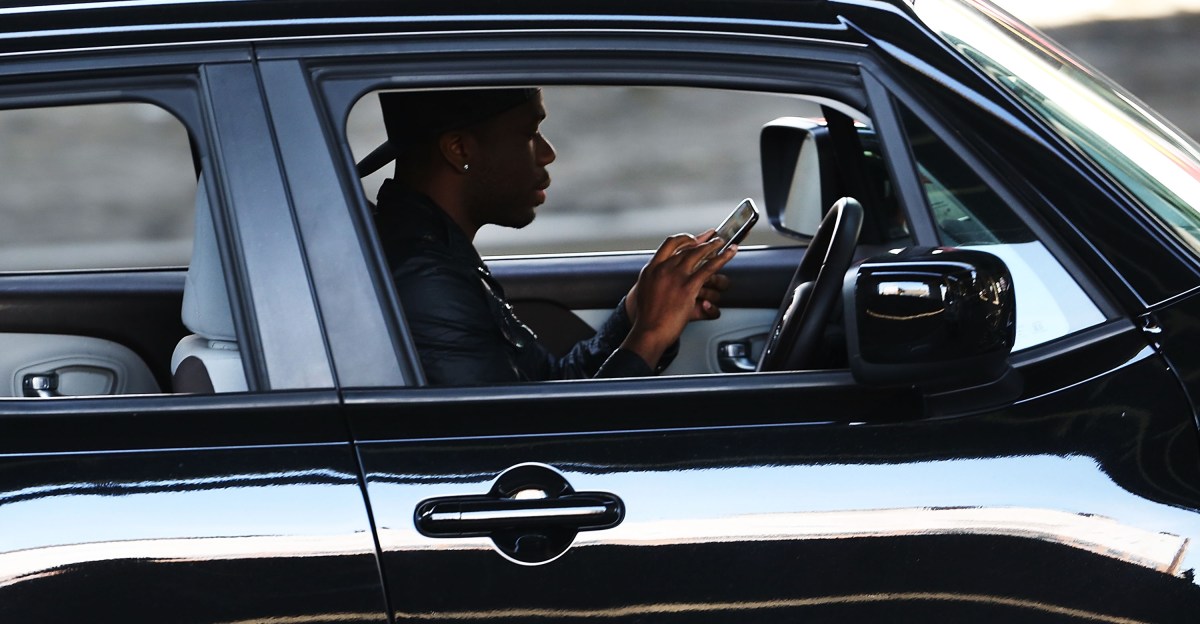 GeomaticaUIS's tweet card. During the pandemic, distracted driving increased, and it hasn’t gone down since.