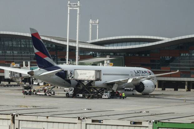 PostaAero's tweet card. Zarko Luksic, asesor de los trabajadores asociados al sindicato de pilotos de Latam, afirmó que “la asamblea nos ha pedido que estemos firmes en esta posición, y esperamos que la empresa recapacite y...