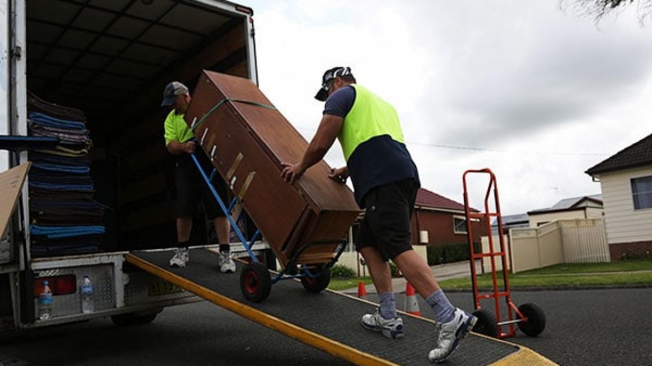 StorageLookup's tweet card. Weather you have moved 10 times or this is your first we created this Moving Houses – DIY vs. Professional Moving to help you make the right choice