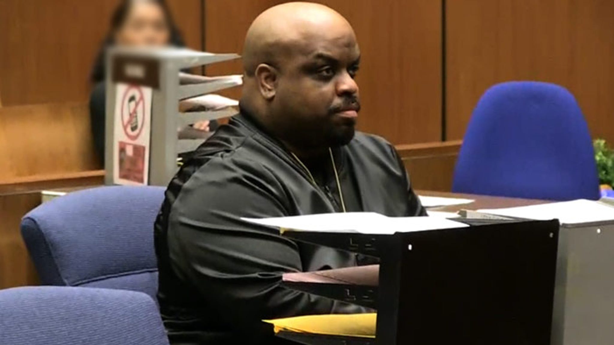 ProfitSolutions's tweet card. CeeLo Green is getting the equivalent of straight As in his efforts to complete his court-ordered community service -- in other words ... he's the anti-Lohan.