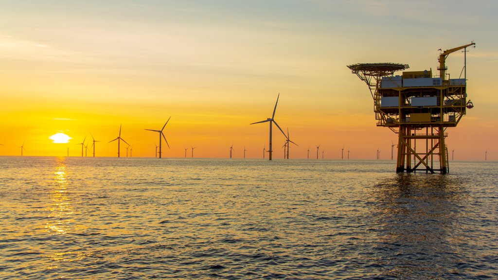 HeavyLift_News's tweet card. A groundbreaking simulation study has shed new light on the future of Scotland’s offshore wind industry, highlighting the urgent need for targeted investment in port infrastructure and supply chain...