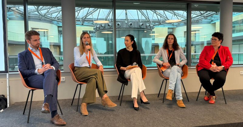 Tweet card summary image