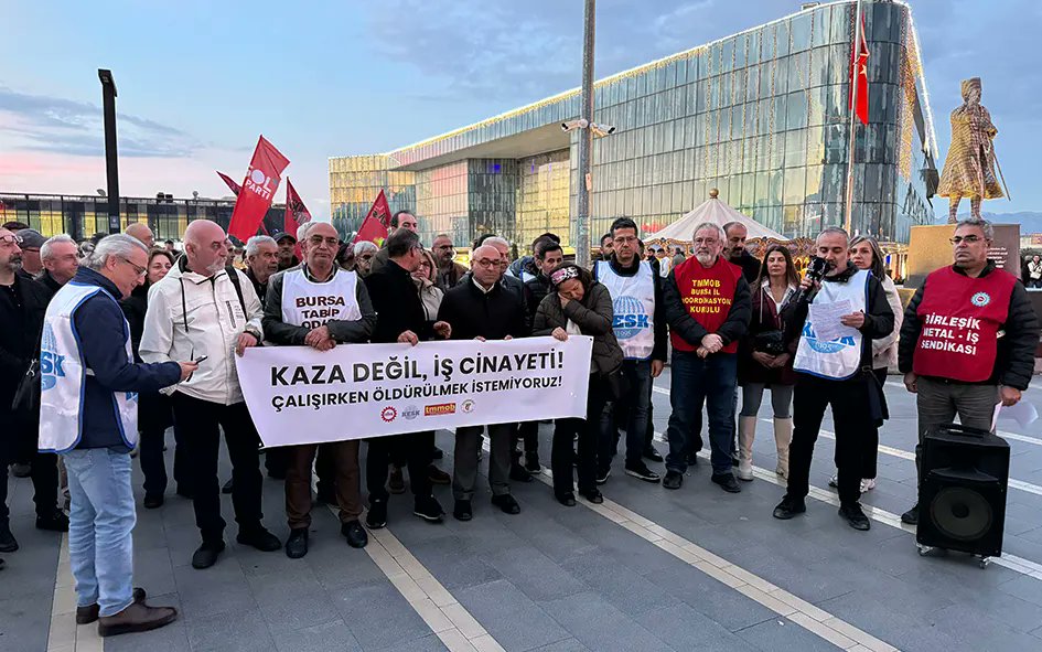 uid_der's tweet card. Bursa Emek ve Demokrasi Güçleri, 8 Kasımda Kocaeli Dilovası’nda bir parfüm deposunda çıkan yangın sonucu ölen 3’ü çocuk 6 kadın işçi için “Kaza Değil İş Cinayeti” diyerek basın açıklaması gerçekleş...